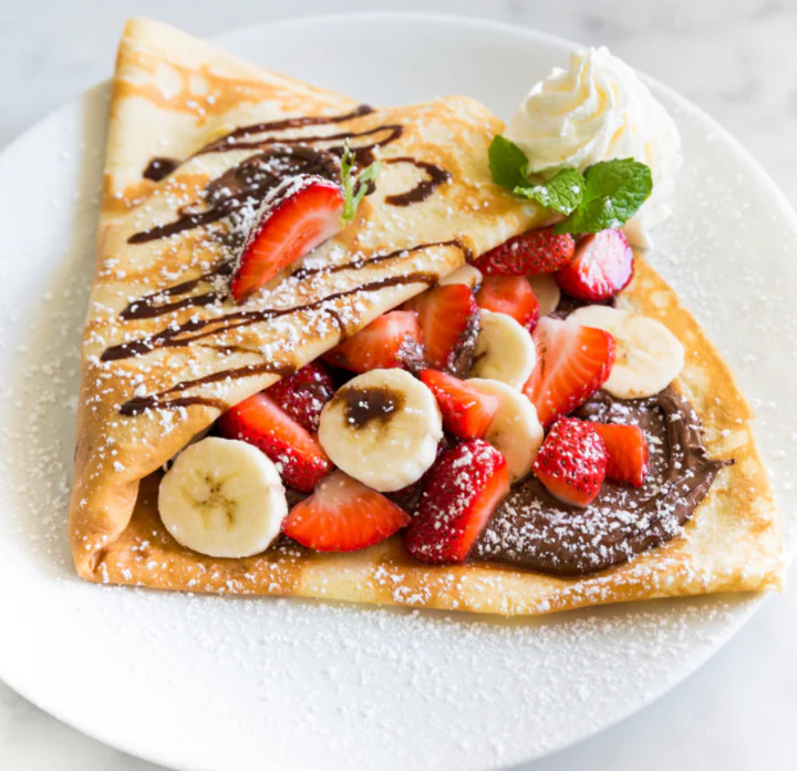 Crepe with strawberries, bananas and Nutella